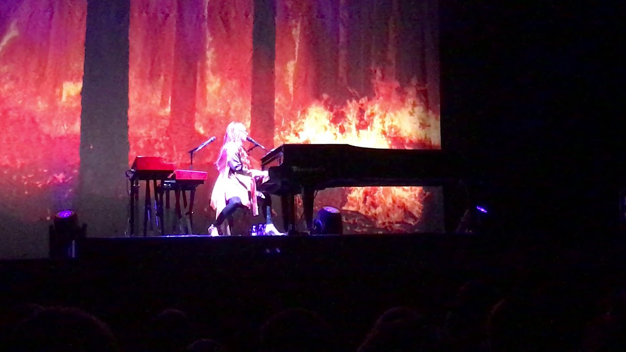 Tori Amos, Paris, September 11th, 2017 Silent all these years YouTube Tori Amos, Paris, September 11th, 2017 Silent all these years YouTube