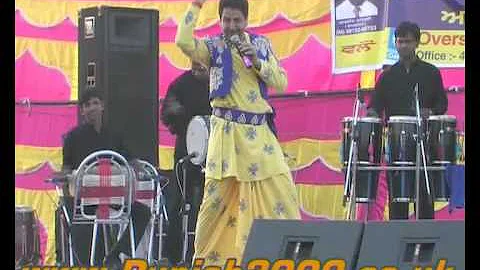 Punjab2000.com - Vilayatan Ho Gayee Ve - Gurdas Maan - Live stage performance in the Punjab