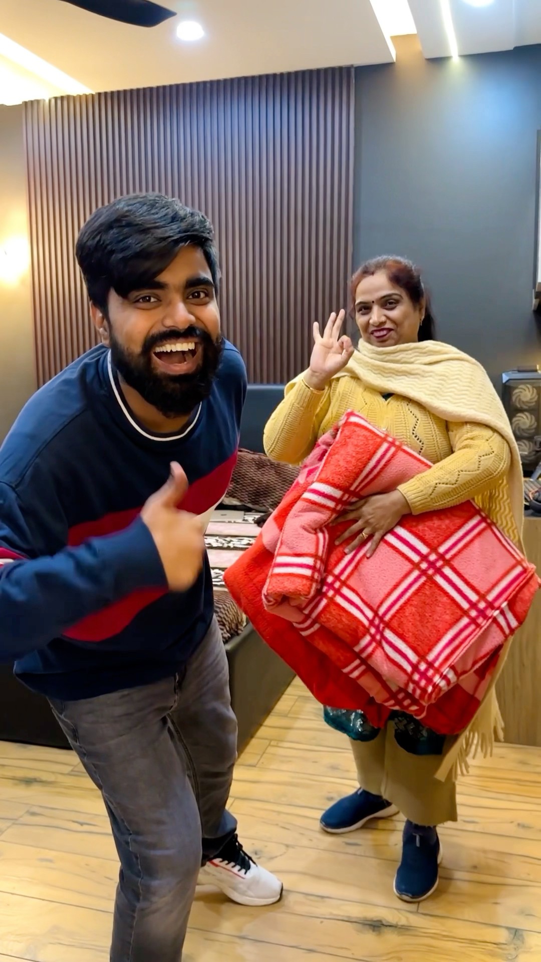 How to cover your blanket easily ? #lifehack #winters #dushyantkukreja #shorts