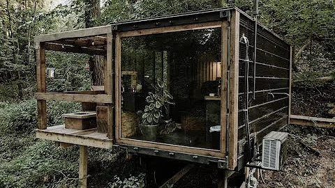 Shipping container TINY HOUSE AIR BNB // Courtney ...