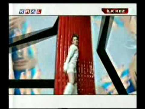 Betül Demir - Dokunmak İstiyorum《我依然想牵住你的手》