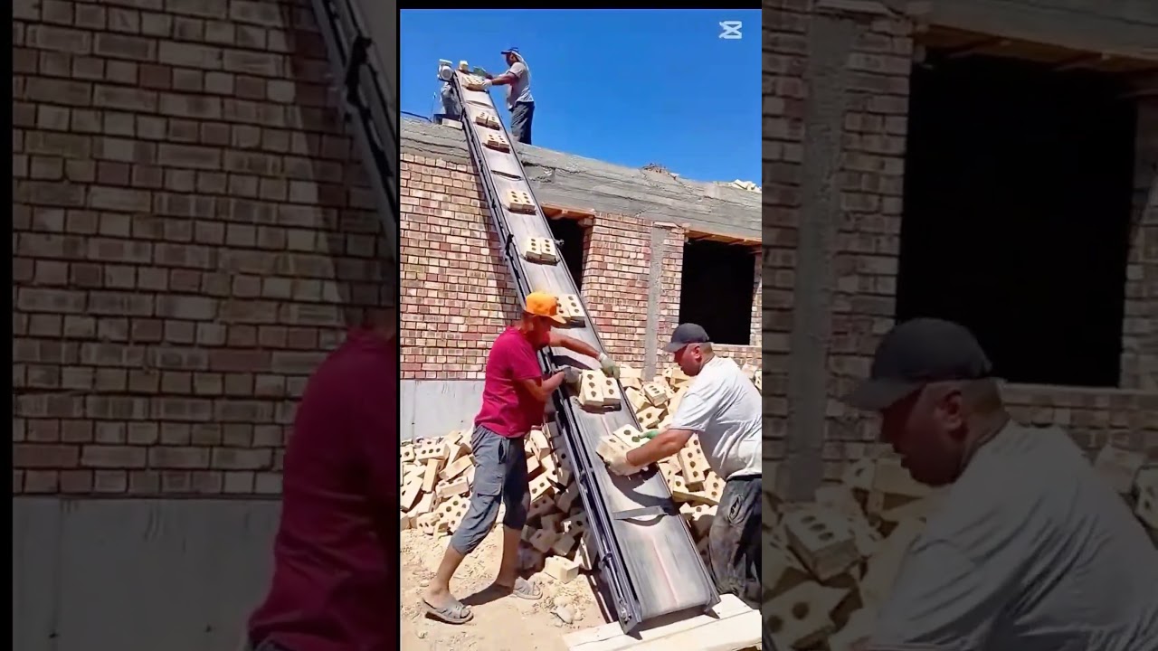 Ide cerdas menaikkan bata ke atas bangunan dengan menggunakan bantuan mesin khusus