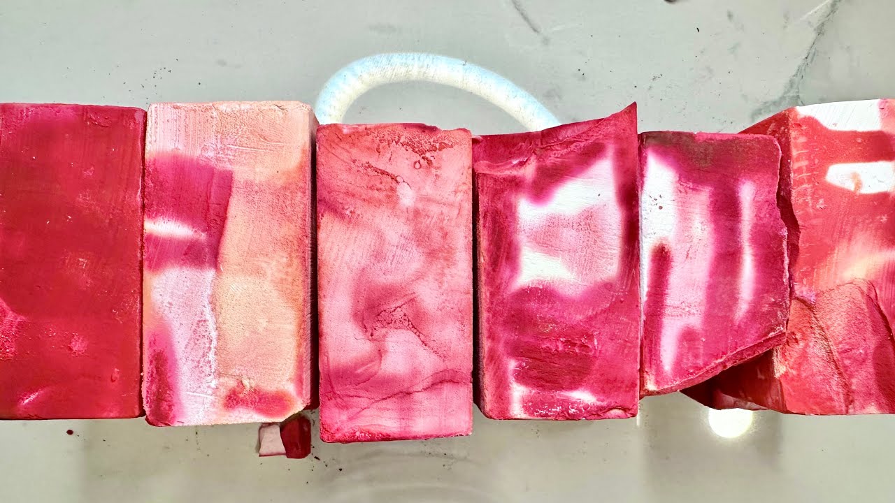Kind of Dyed Gym Chalk Crush - YouTube