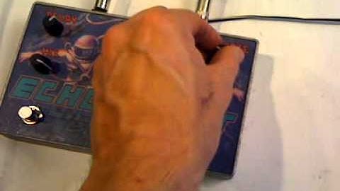 Echo Quest - LFO Feedback Delay Pedal Guitar synth synthrotek effects fender telecaster