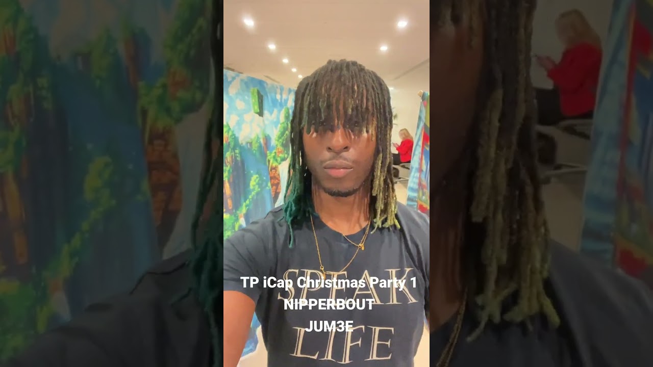 Christmas Party In The Office! 