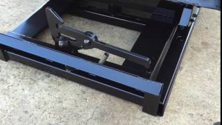 Auto-Latch Handle - Roura Material Handling