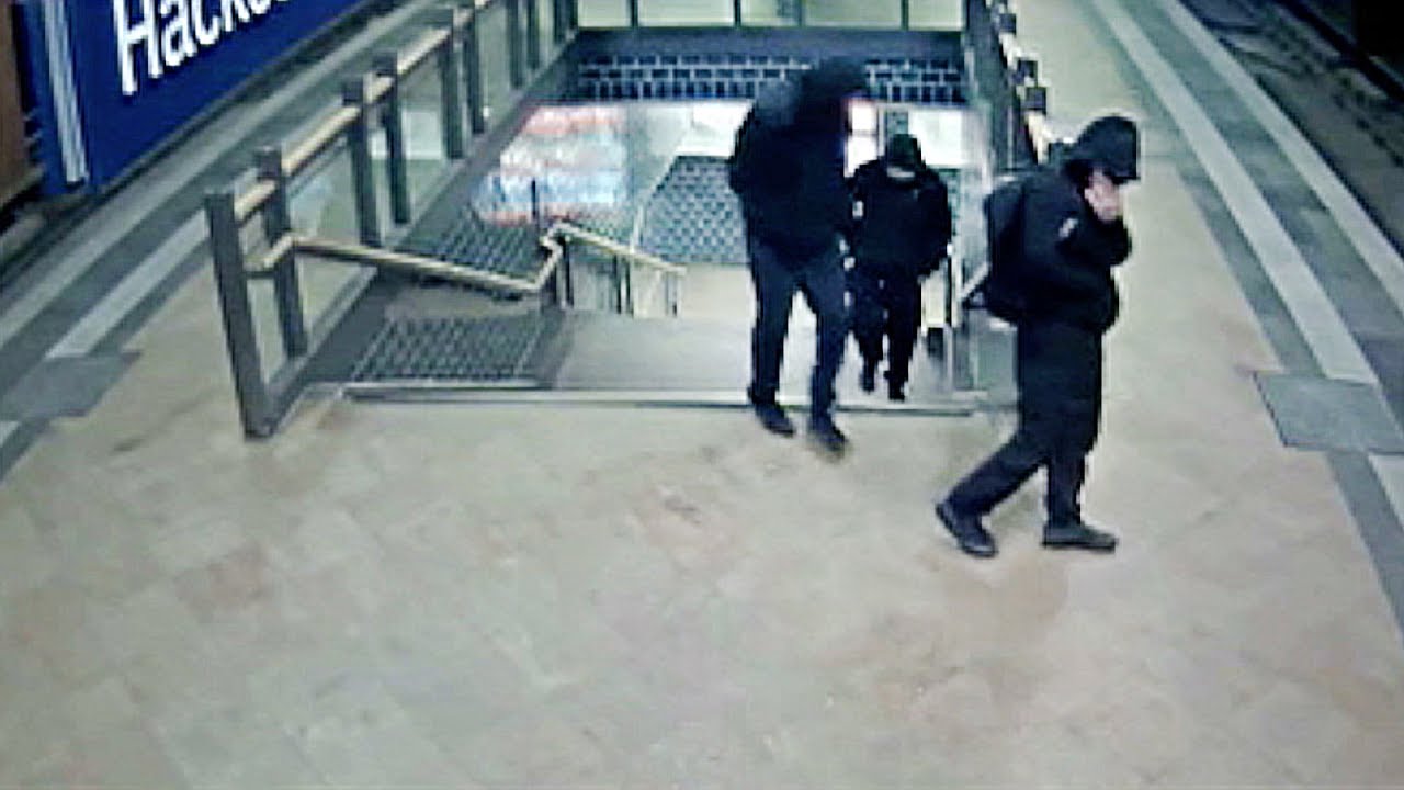 Einbruch Ins Bode Museum Gestohlene 100 Kilo Munze Polizei Veroffentlicht Tater Video Youtube Einbruch Ins Bode Museum Gestohlene 100 Kilo Munze Polizei Veroffentlicht Tater Video Youtube