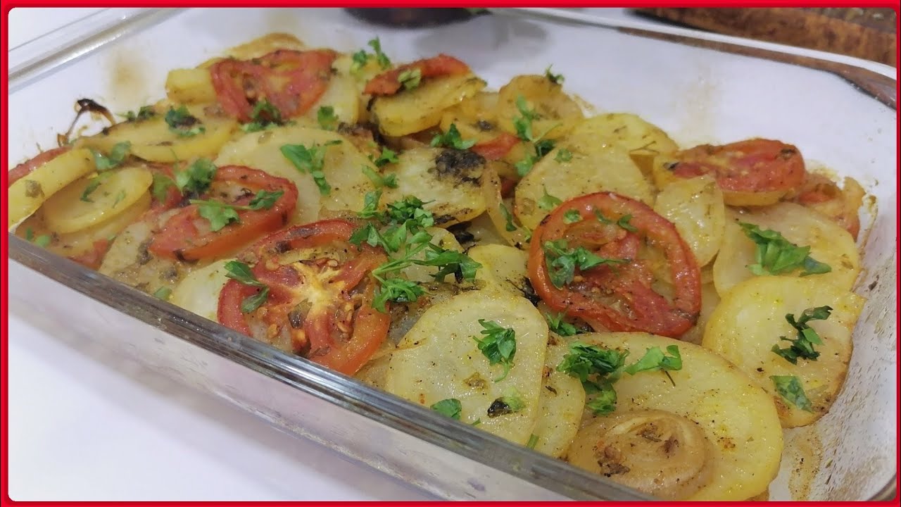 صينية بطاطس بالفرن سهله وسريعه بدون دجاج أو لحم