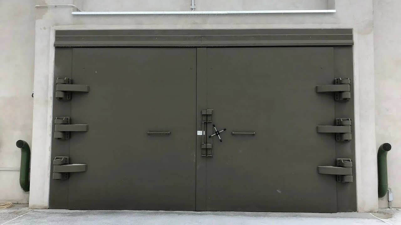 бронепанель бр4. панели бронированные пулестойкие. стеклянные перегородки для лабораторий. бронированные стены.