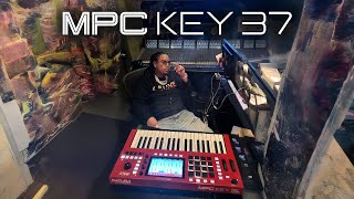 MPC KEY 37: Unboxing & First Beats