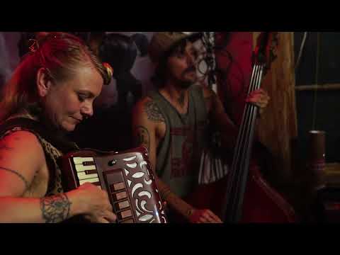 Blackbird Raum - The Tower - DIY Sessions
