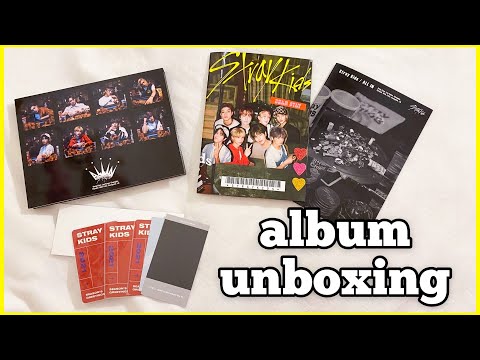 Распаковка альбома Stray Kids (JAPAN 1st Mini Album)『ALL IN』 и карт из Season’s Greetings | unbo