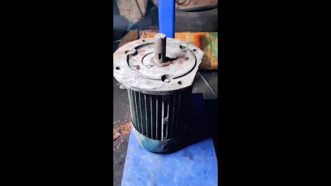 #废旧回收 #废铜拆解 #废电机水泵拆解 #抖音原创 #拆解工具 #拆铜工具 #雷霆拆解 #废金属持续飙升 #