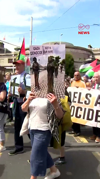Hundreds Rally in Dublin for Palestine