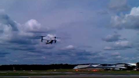 Bell-Boeing V-22 Osprey Fly-By - Farnborough International Airshow