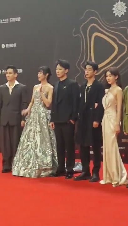 #故乡别来无恙 剧组红毯#任素汐 #李雪琴 #曾柯琅《2023腾讯视频星光大赏》 CLIP