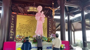 Nhà Thờ La Vang Bảo Lộc hay Đức Mẹ Hồng Ngọc