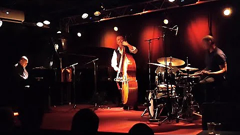 Kenny Barron trio, at the New Morning, Paris, 15 j...