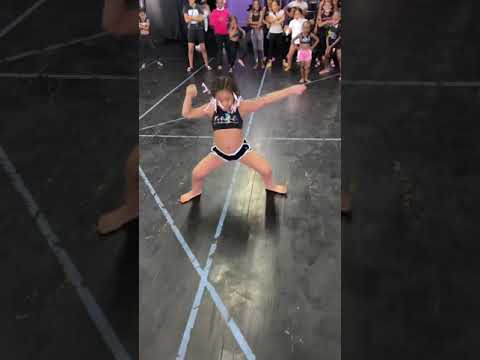 Mini majorette dance battle freestyle!!