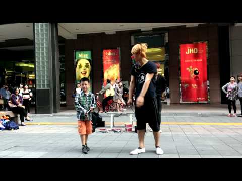 YC6Y1M - 與街頭藝人一起同樂