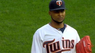 OAK@MIN: Santana fires six scoreless, improves to 5-0