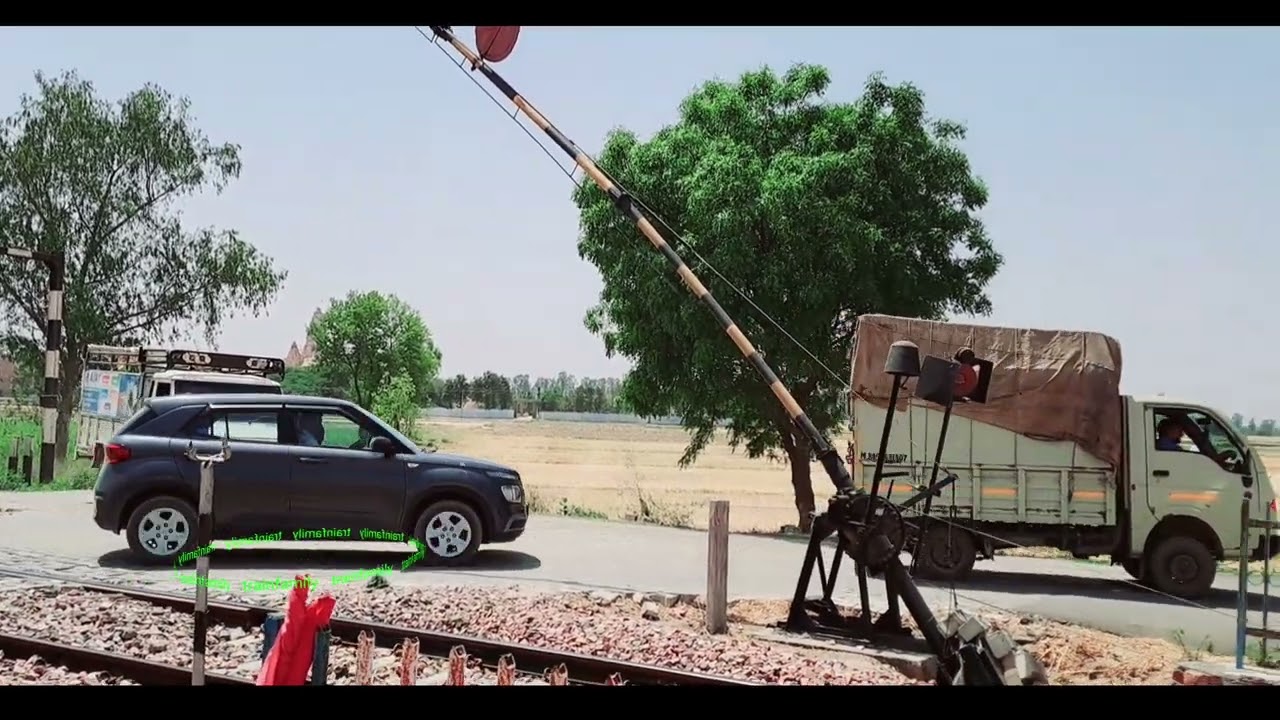 gaitman ka train jane ke baad railgate open karne ka tarika sahi laga | haan ya na comment me बताए