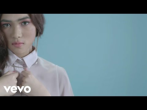 Isyana Sarasvati - Keep Being You (Video Clip)