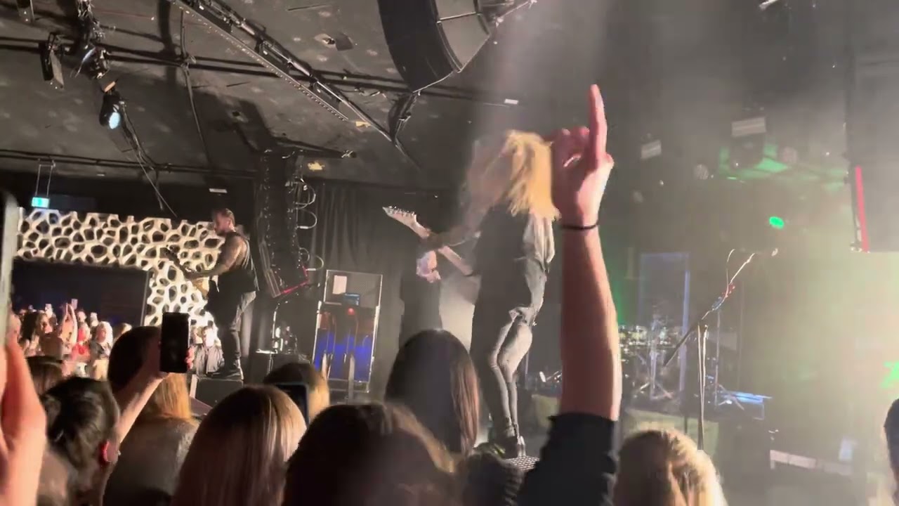 LaFee Live in Frankfurt 18.12.2024 Virus