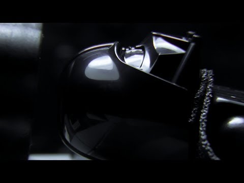 Video: Jėga Yra Stipri, Naudodama Riboto Leidimo Darth Vader įkvėptą PS4
