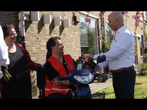 Hoera, Nick heeft zijn eigen AED gekregen