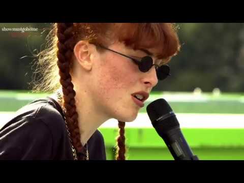 Youtube: Poupie Live + Interview – Émission #7 SHOW MUST GO HOME – LE LIVE
