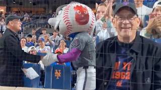Tom Hanks Reacts To 'Wilson' Homage At Mets Game