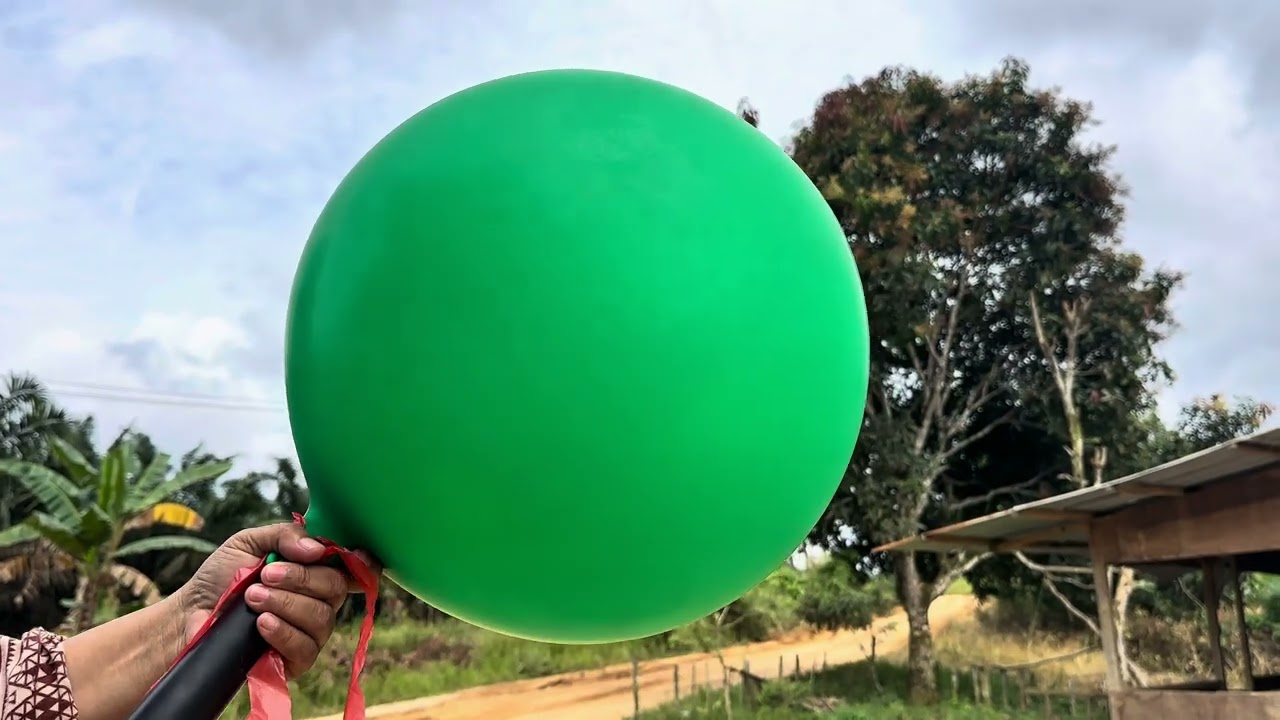 Speed test of 18" vs 24" vs 36" Outdoor Balloon Rocket