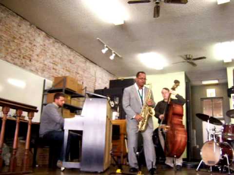 Victor Goines Clinique at Saxquest 1 Nov 13 2010 -...