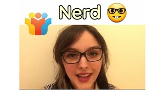 معنى كلمة nerd 🤓 في اللغة الانجليزية دافور الشخص المثقف الانطوائي المهووس بهوايات غريبة نيرد