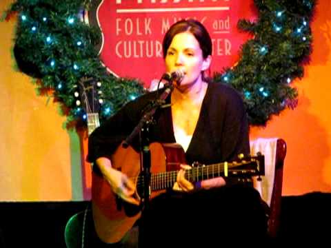 Lori Mckenna Photo 15