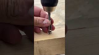 Amazing adaptation to lock a screwSimple and very functional#USA #ScrewLock #DIYWorkshop