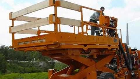 MacLean Engineering: SL-3 Scissor Lift with Remote Drive System (RDS)