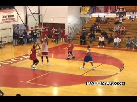 Shaq Duncan posterizes defender at Gym Rat Midnigh...