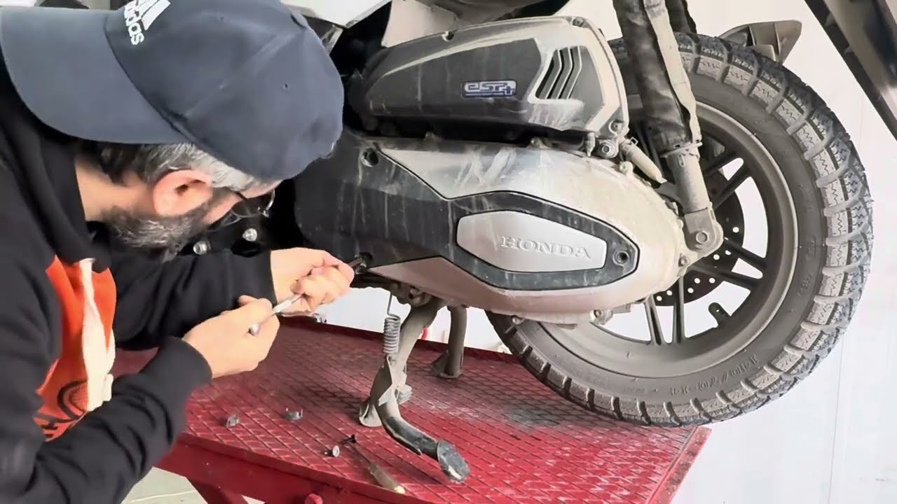 HONDA FORZA 250 varyatör bakımı
