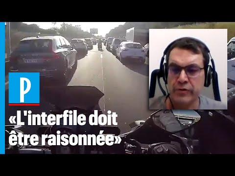 Vidéo: Les motos sont-elles autorisées à circuler entre les voitures au Royaume-Uni ?