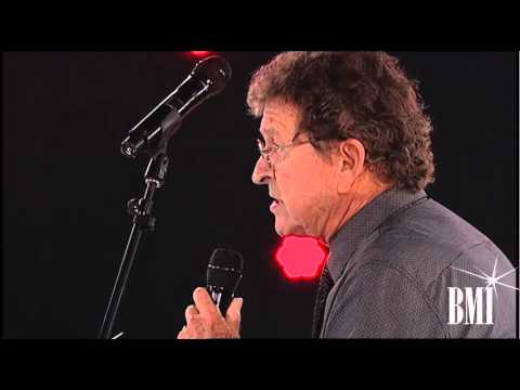 Mac Davis Accepts the BMI Icon Award