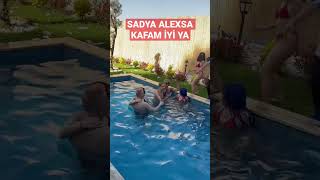 Sadya Alexsa Kafam İyi̇ Ya Kamera Arkasi Müthiş Video