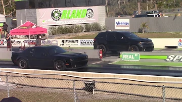 Jeep Trackhawk vs Hellcat Challenger 1/4 Mile Drag Racing