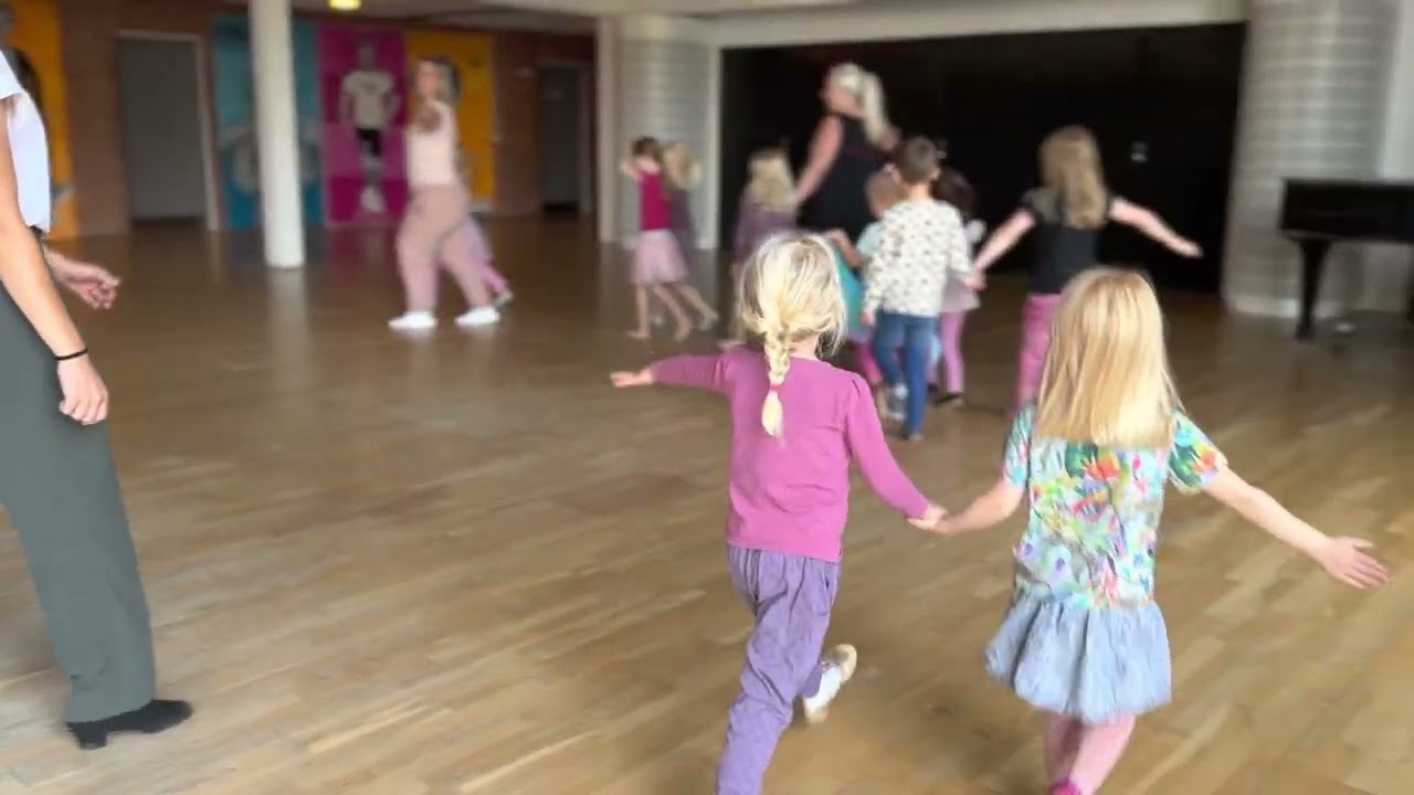 Salsa Latinas Dansemus går March