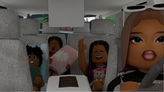 FAMILY'S SUMMER VACATION *LUXURY HOME* I Bloxburg Family Roleplay I * WITH VOICES *