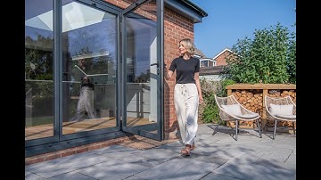 Bi-Folding Doors -  Operating instructions with a traffic door
