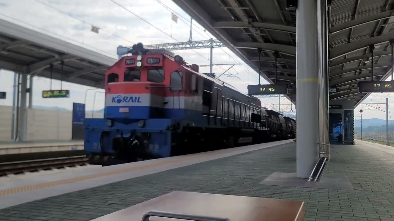 고속으로 통과하는 디젤과 전기의 차이