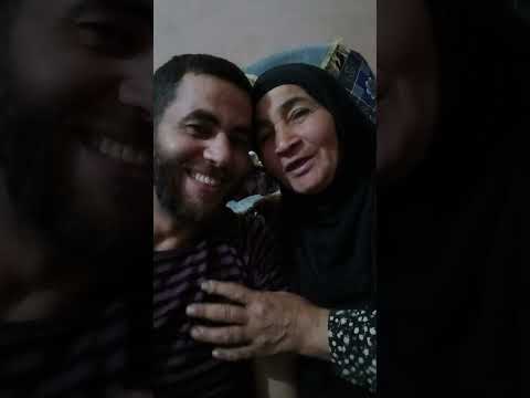 شمسي وقمري وأملي أنتي يا أمي والله أنا بتنفس بيكي وربنا يفرجها من عنده علشان أعوضك عن سنين التعب