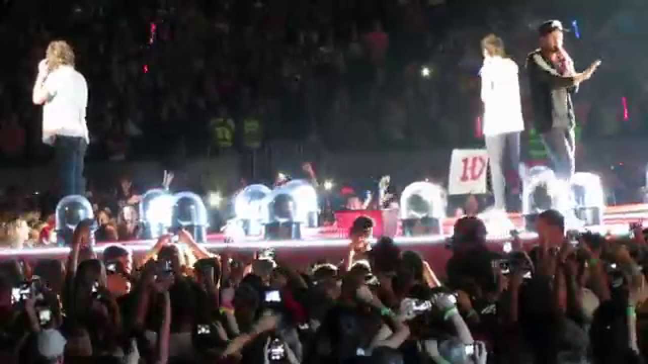 One Direction WWA Rock Me Philly 8/14